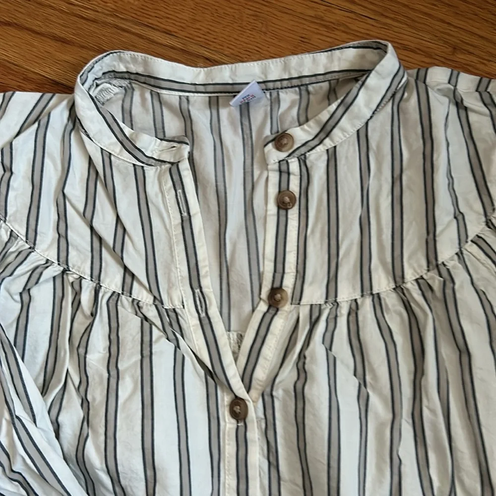 👚3/$20 👚 Old Navy Women’s Striped Puff-Sleeve Henley Shirt